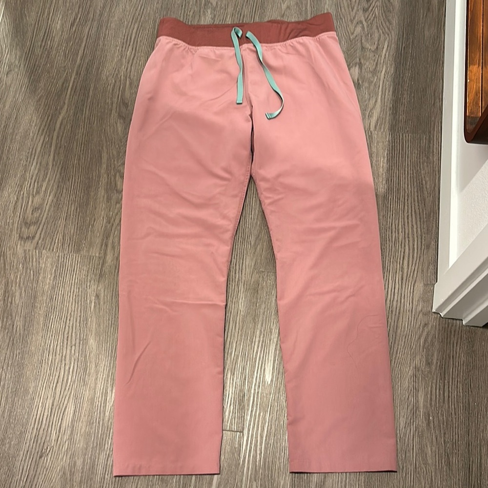 Women’s Livingston scrub bottoms